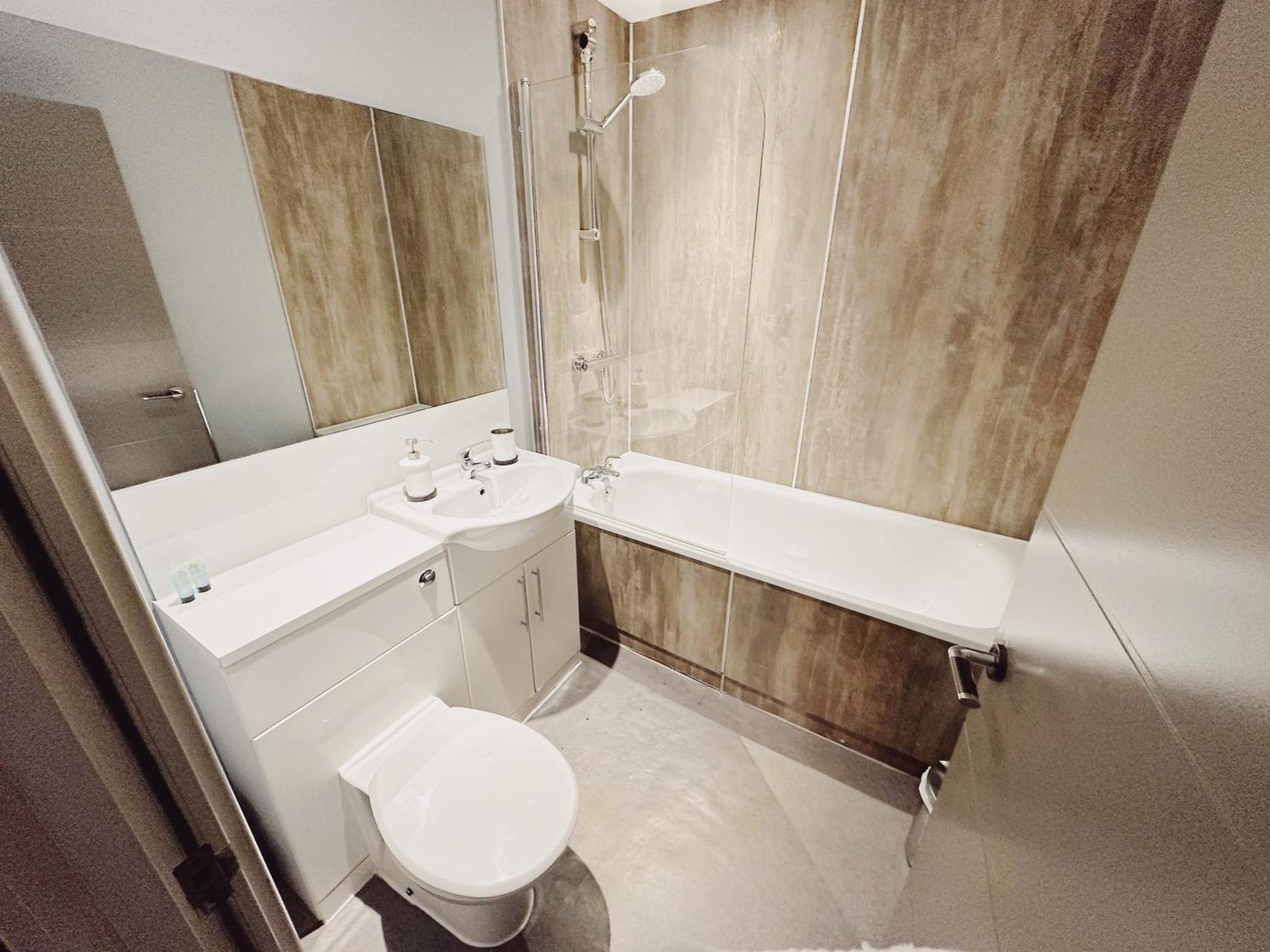 2 Bedroom Apartment In The Heart Of Newcastle - Spacious - Sleeps 7 Exterior photo
