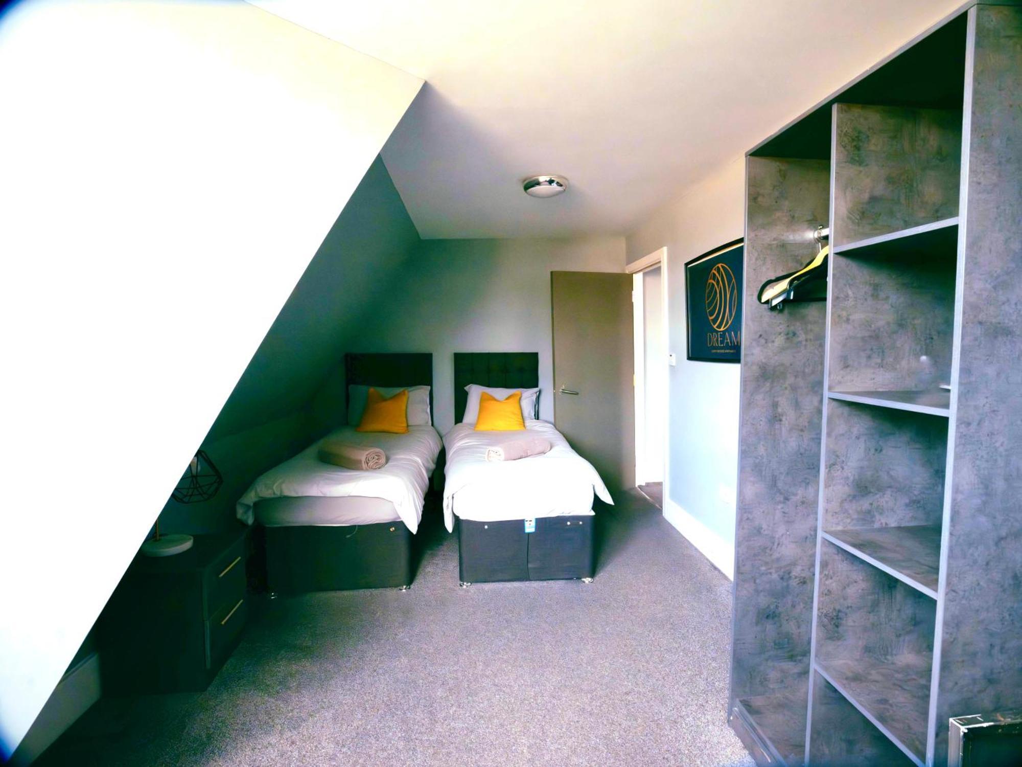 2 Bedroom Apartment In The Heart Of Newcastle - Spacious - Sleeps 7 Exterior photo
